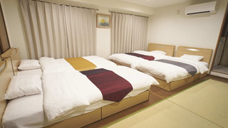 スタンダード ファミリールーム (シングルベット2 台、セミダブルベット2台)