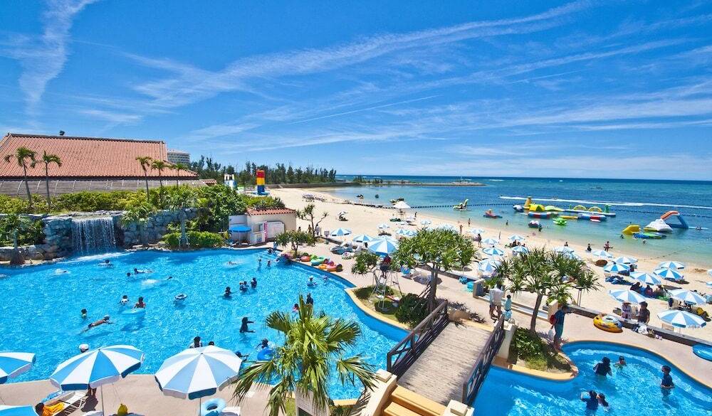 屋外「レインボープール」 / 1