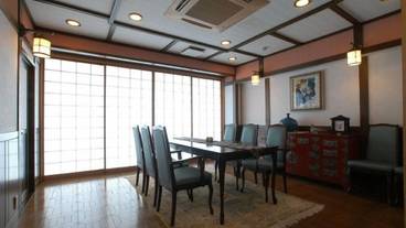 客室内のダイニングエリア / 14