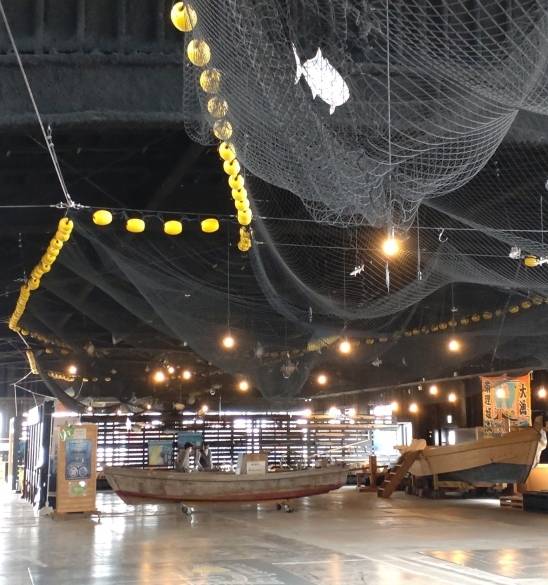 氷見市漁業文化センター / 2