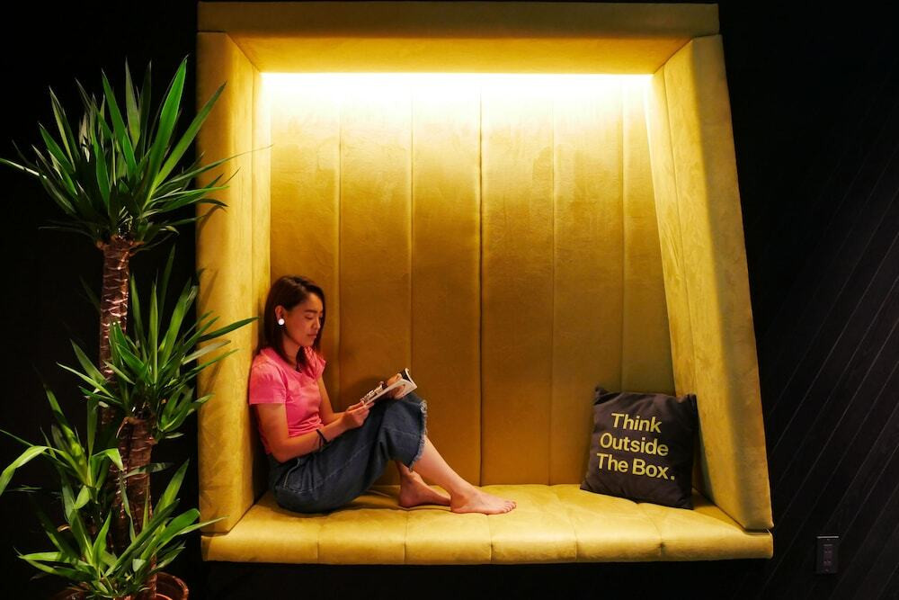 ロビーラウンジ