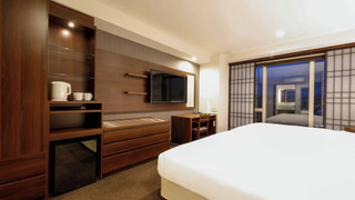 Family Room with Breakfast