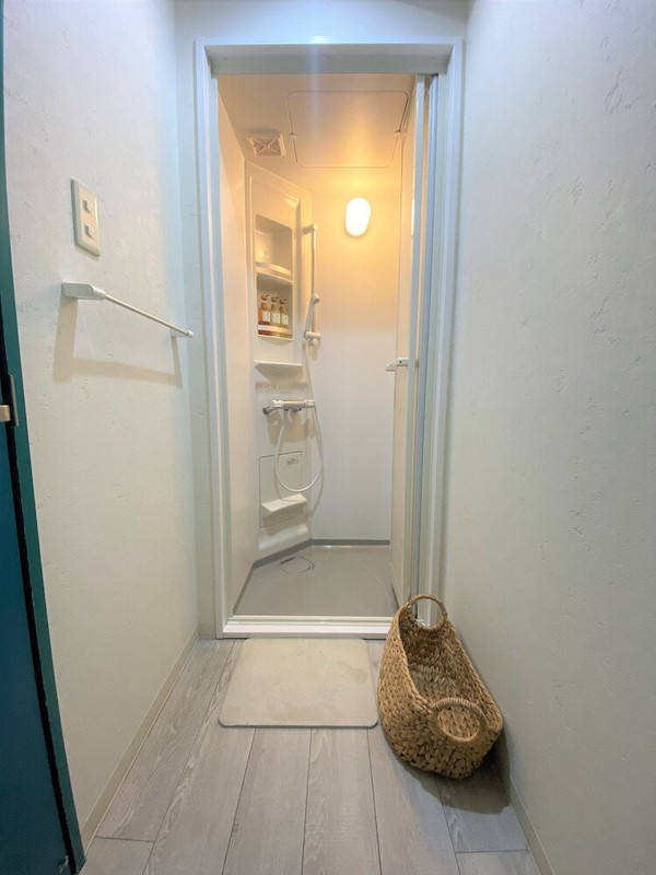 バスルームのシャワー