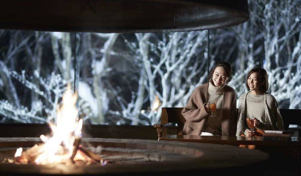 夜のホテルの雰囲気 / 1