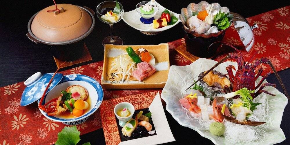 美味しいものの宝庫
三重の恵みに舌鼓 / 1