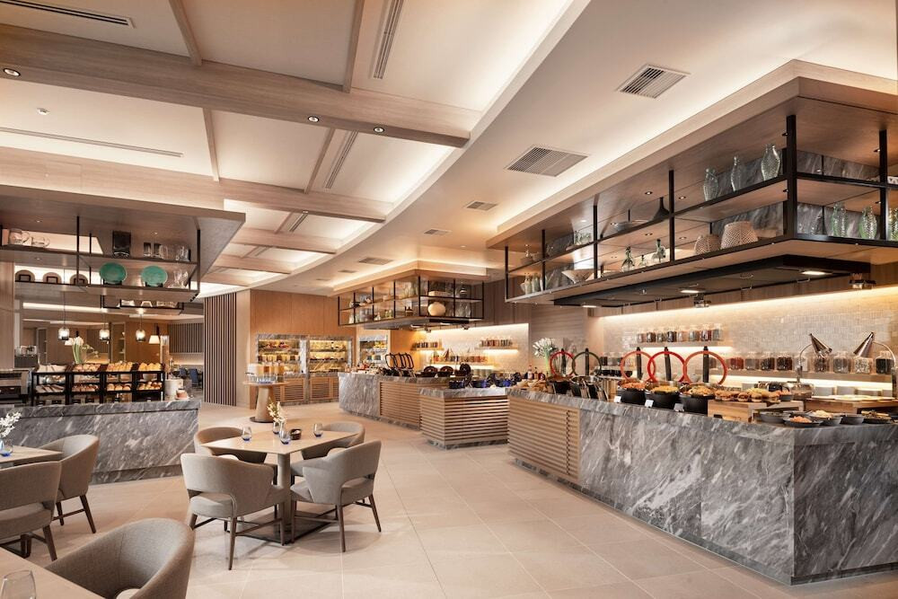 オールデイダイニング・アジュール