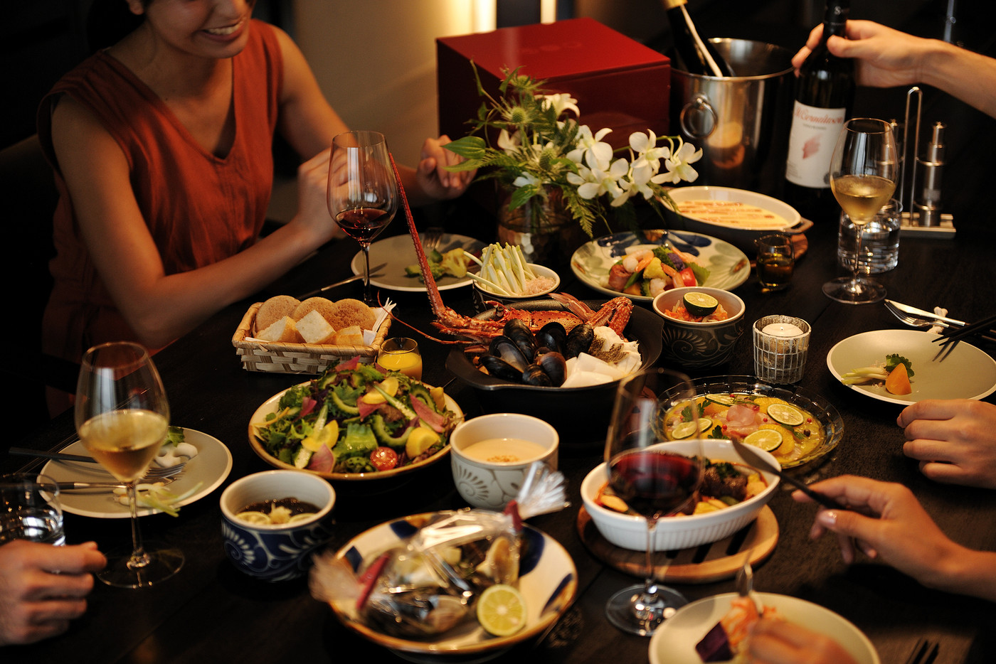 お部屋やメインダイニングなどで楽しめる夕食4053453