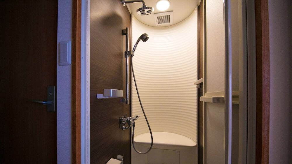 バスルームのシャワー