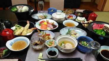 食事・飲み物 / 4