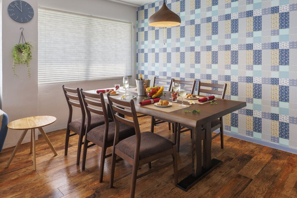 客室内のダイニングエリア