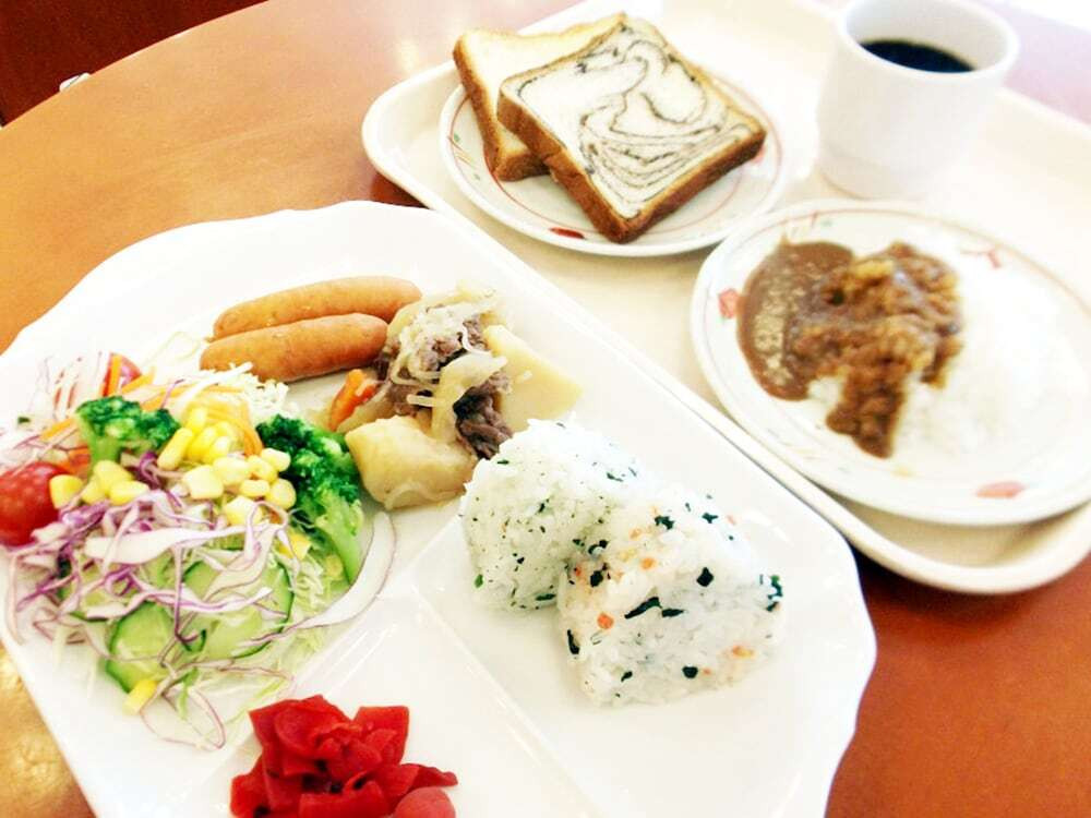 朝食