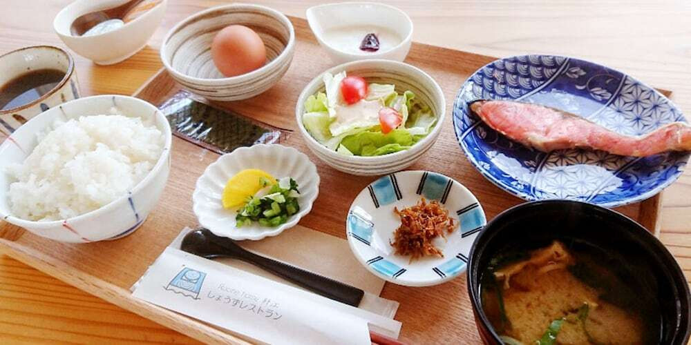 朝食