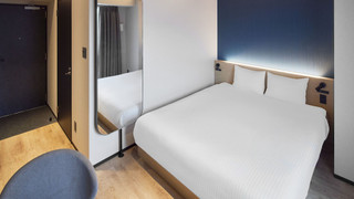 クイーンベッドルーム