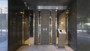 施設の入り口 / 17