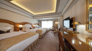 エグゼクティブ トリプル 禁煙 (西向き 38平米)