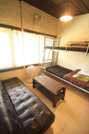 「ゆんたく」で宿泊客同士の交流も楽しめるゲストハウス3494607