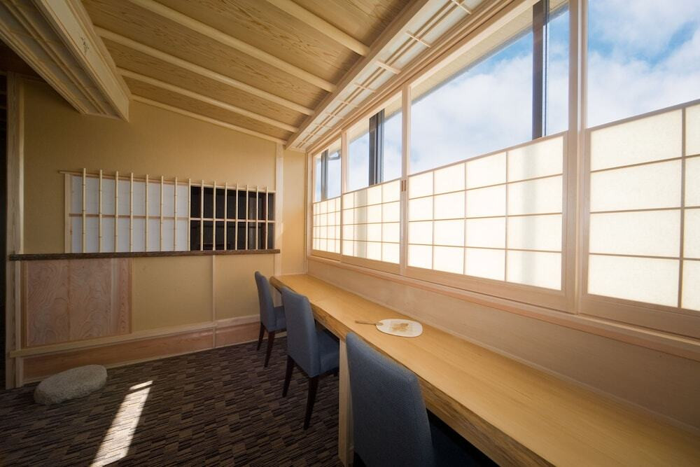 美しいこだわりの器で「少しずつを、たくさん」いただく朝食3494930