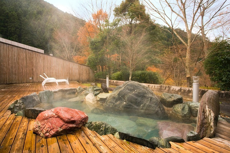 木の温もりに包まれ、心安らぐ時間を堪能3964762