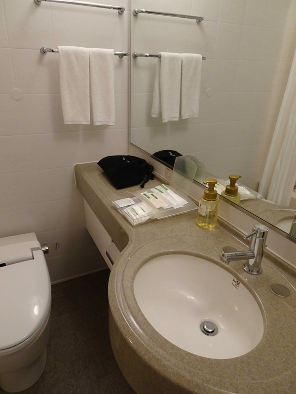 洗面台もリフォームされています