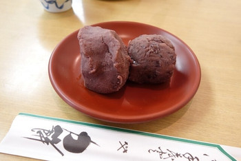 「力餅　」料理 1112261 2014年10月　おはぎとあんころ【286円】メニューにはこの組み合わせはないですがOKでした♪