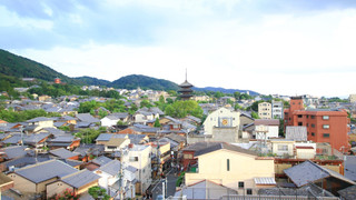 2名隣接ベッド確約 男女共用