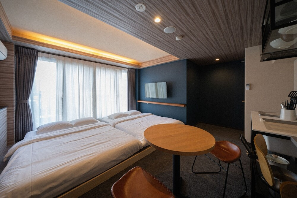 ホテルステイ中、暮らしの“幸せ”についてヒントがもらえるかも3561638