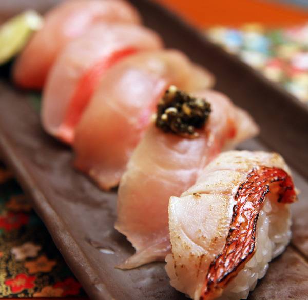 品数多めで大満足♪
夕食はくじら料理も / 2