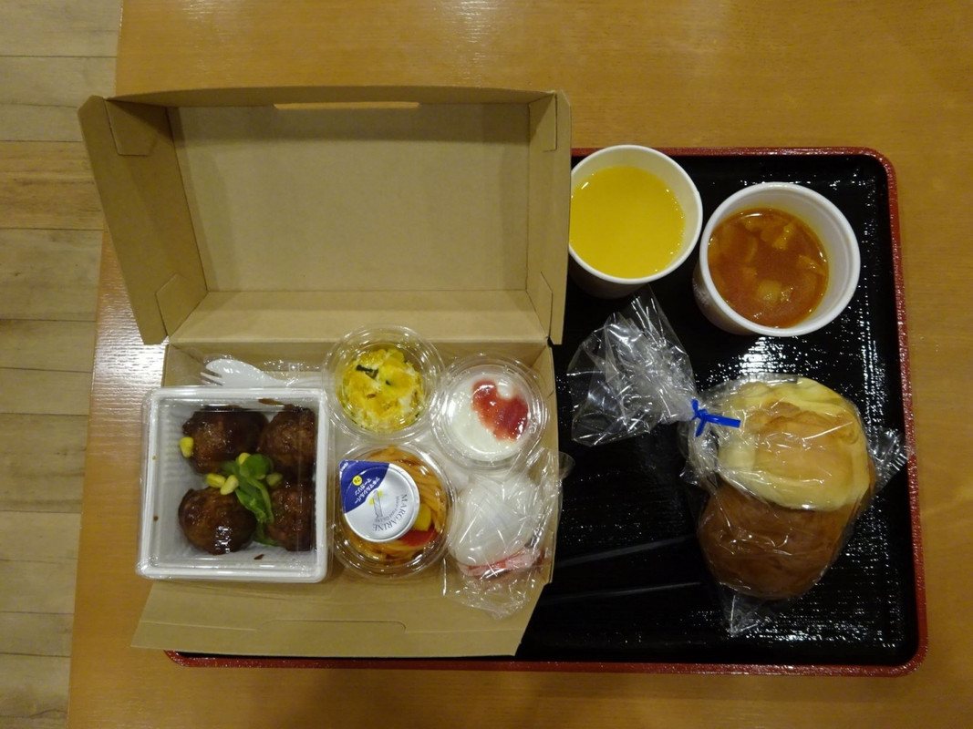 朝食。徹底的に合理的。