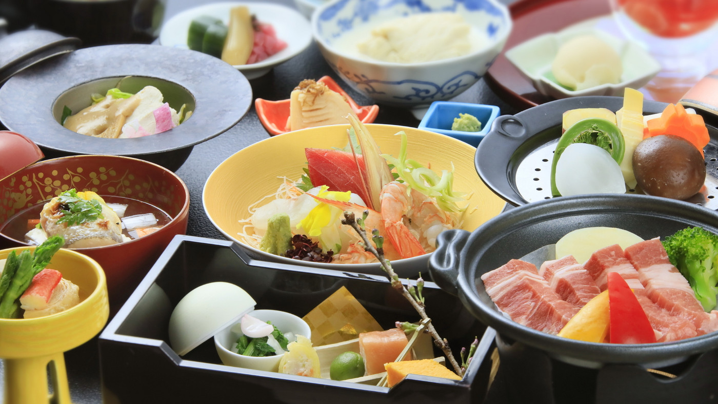 目と舌で今だけの自然を味わう3927723