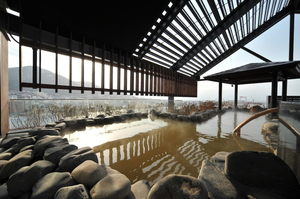 イクラ、いか、甘エビ…。お好きな具材でオリジナル海鮮丼を4769458