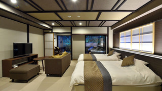 温泉露天風呂＆ウッドデッキ付 44平米 (山のテラス･ベッド) 禁煙