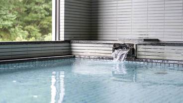 屋内スパ浴槽 / 1