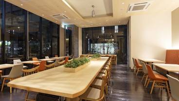 ロビーラウンジ / 6