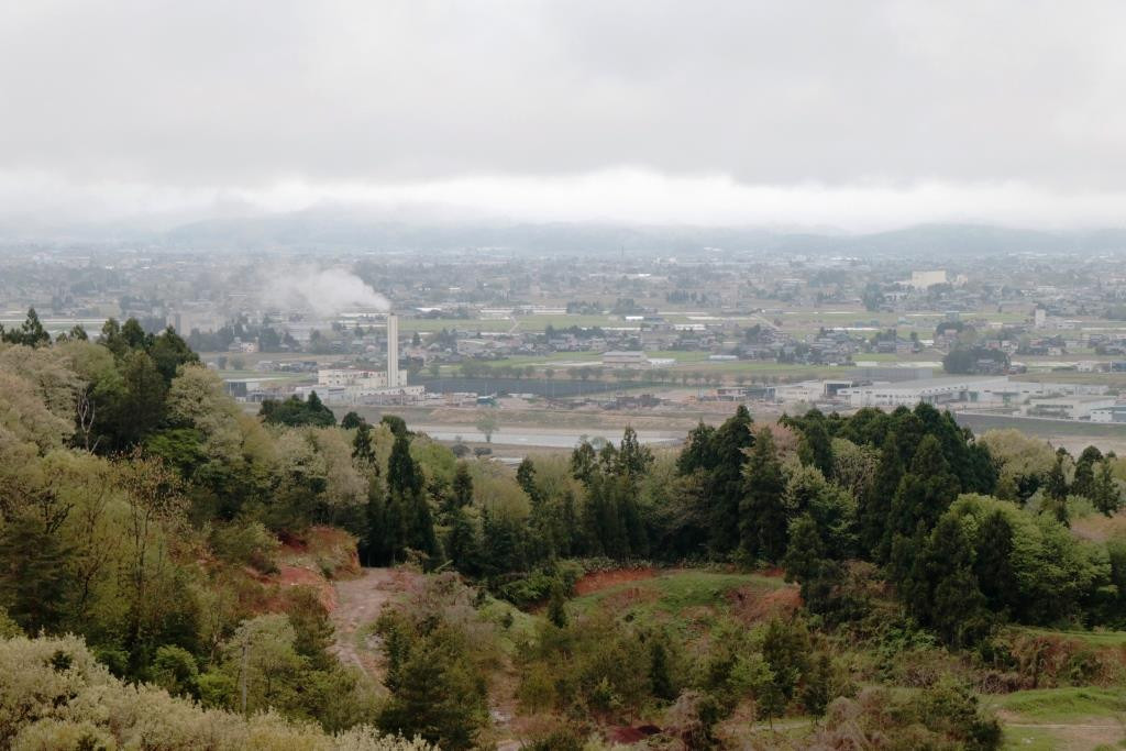 富山平野を一望