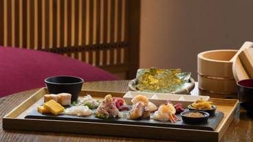 食事・飲み物 / 3