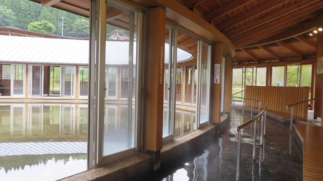 足湯「湯っ歩の里」 / 5