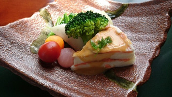 「サロンドカフェアンジュ 」 料理 52166575 サーモンのガトー風エビソースがけ
