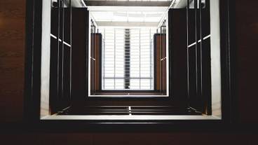 内部エントランス / 2