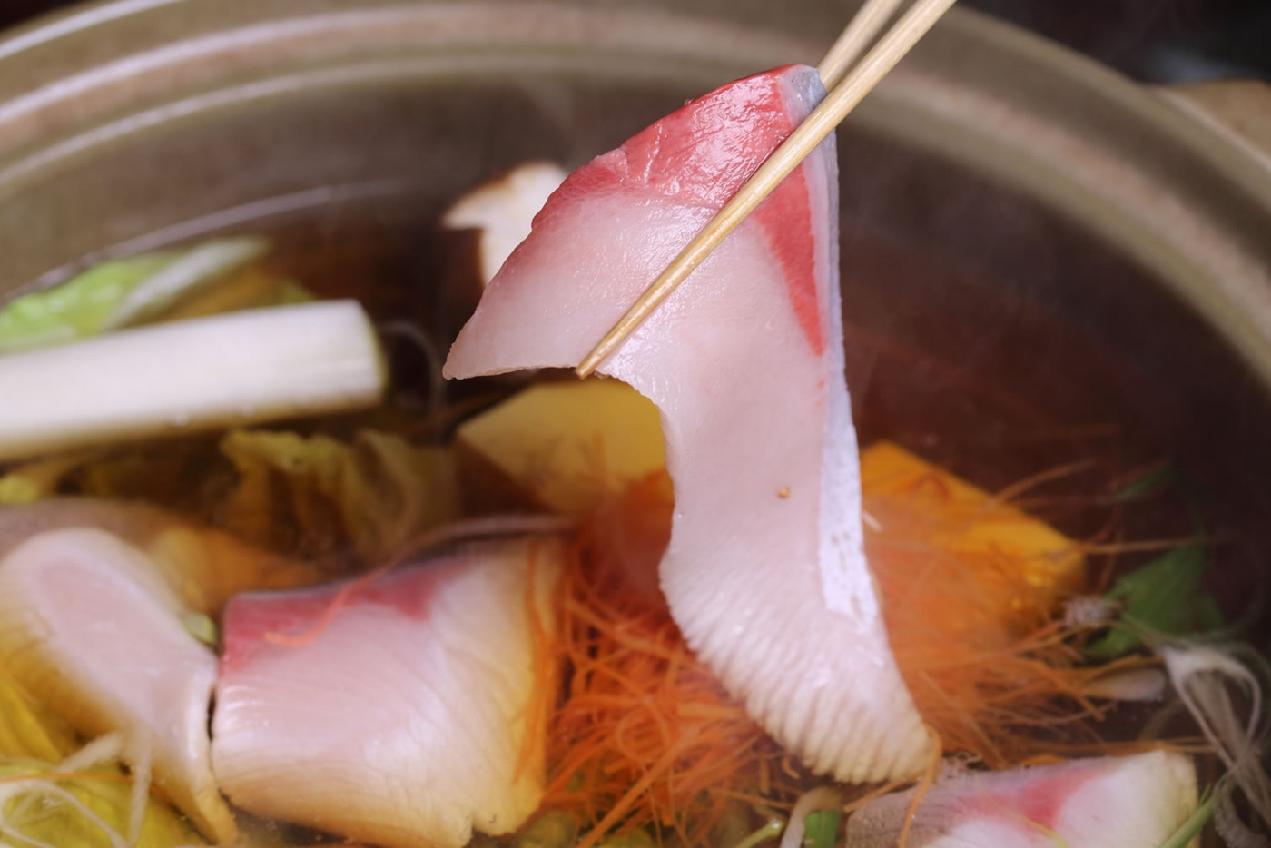 部屋食で地元の食材味わえる「夕食」3754673