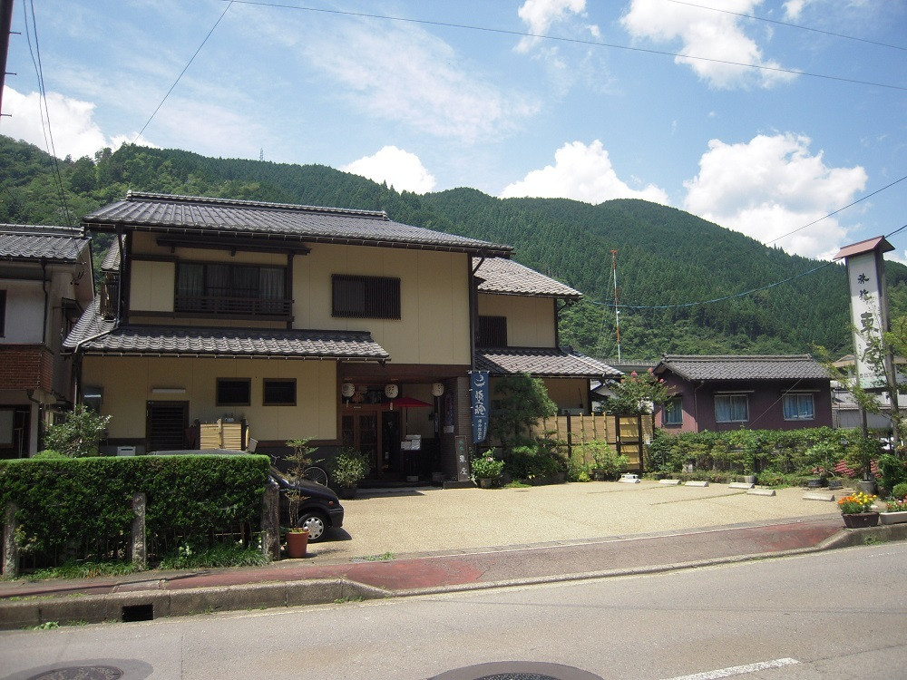 駅前にある、手作りのお料理にこだわったお宿3938827