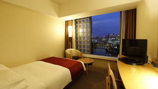 セミダブルルーム – ベッド幅 140 cm 禁煙 (皇居側)