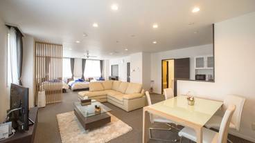 客室内のダイニングエリア / 23