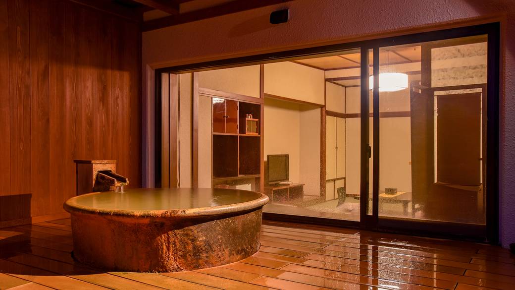 客室露天風呂で
伊香保の名湯を独占 / 2