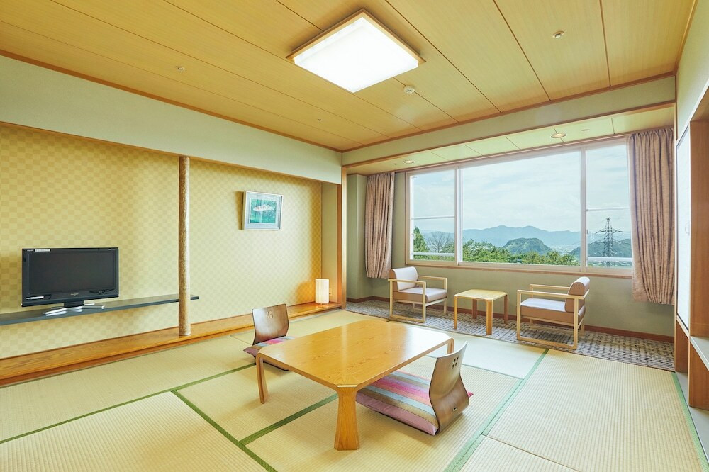 子ども向けのサービスや食事メニューも充実! 山頂にある眺めのいいホテル4052581