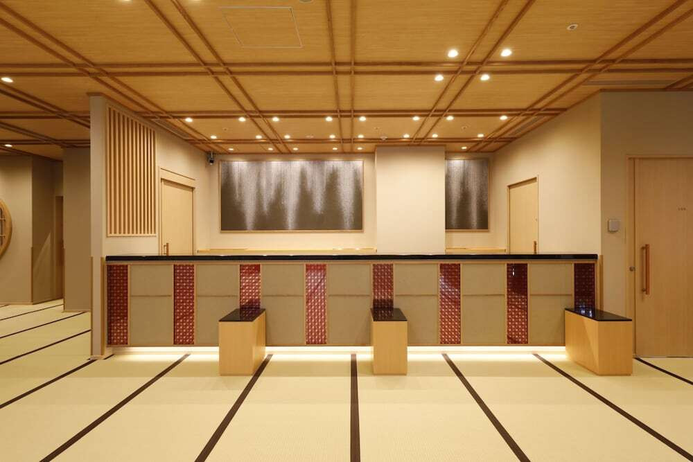 フロント