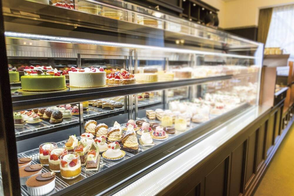 グッズにケーキも♡「ホテルショップ ヒルトップ」でお土産探し3968871