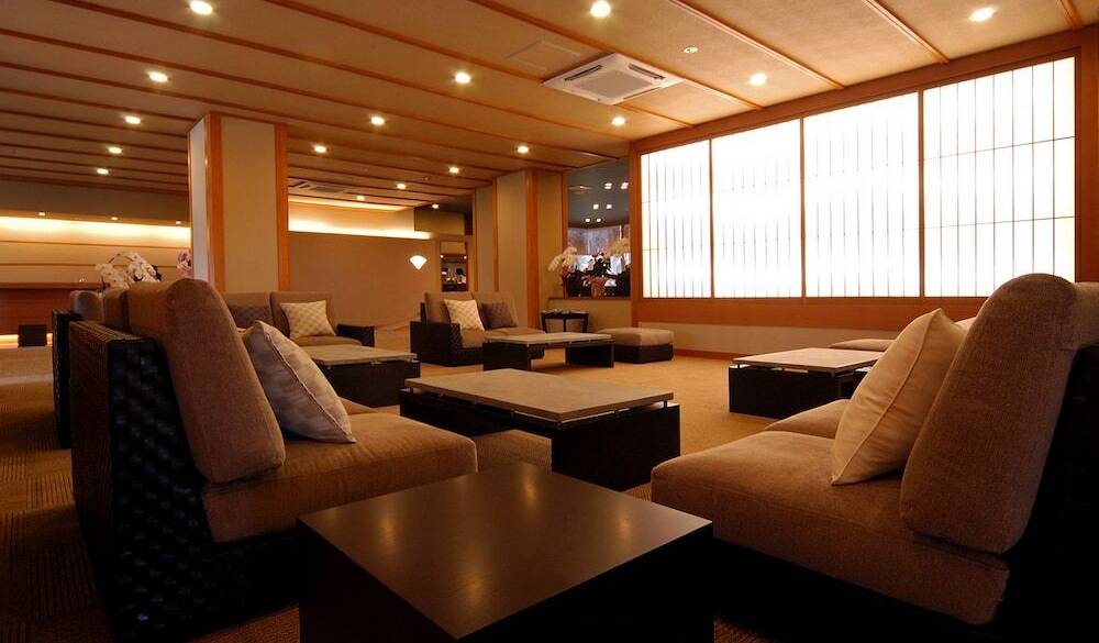 和情緒溢れる旅館で
チェックイン / 1