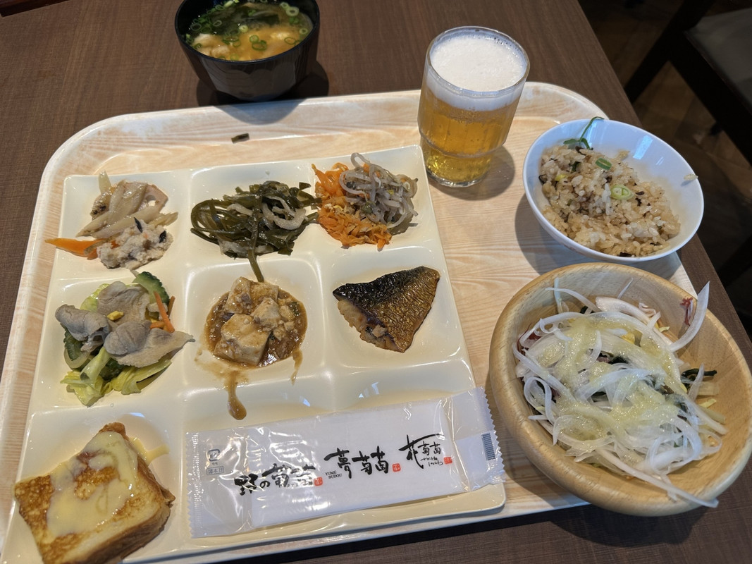 ビュッフェの朝食は飲み放題！
