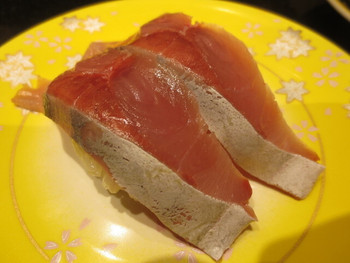 「廻る富山湾 すし玉 富山駅店」 料理 36668573 ふくらぎ (ぶりの幼魚)
