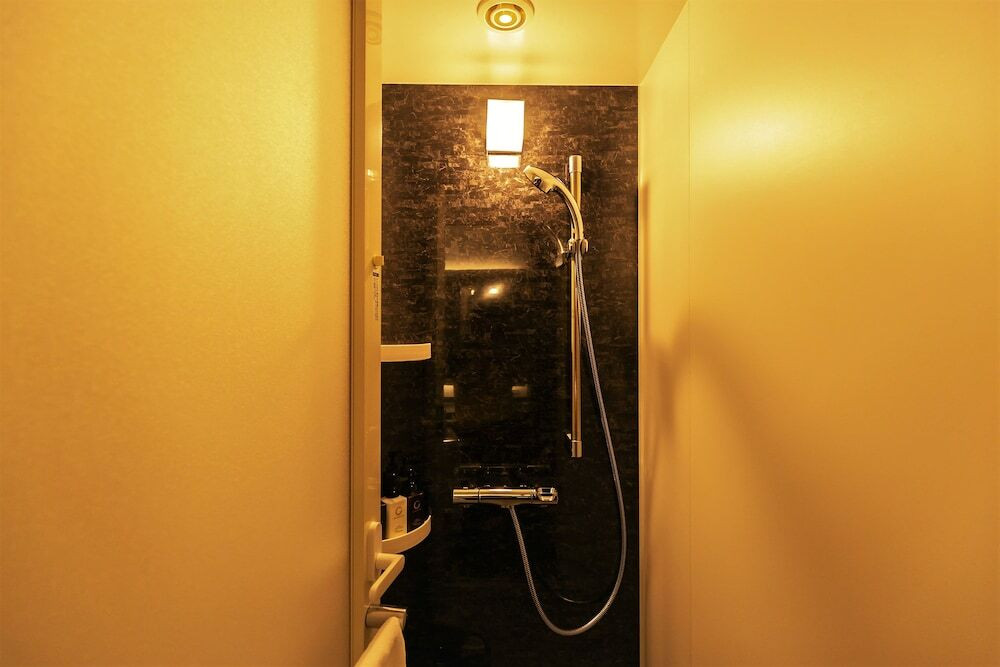 バスルームのシャワー